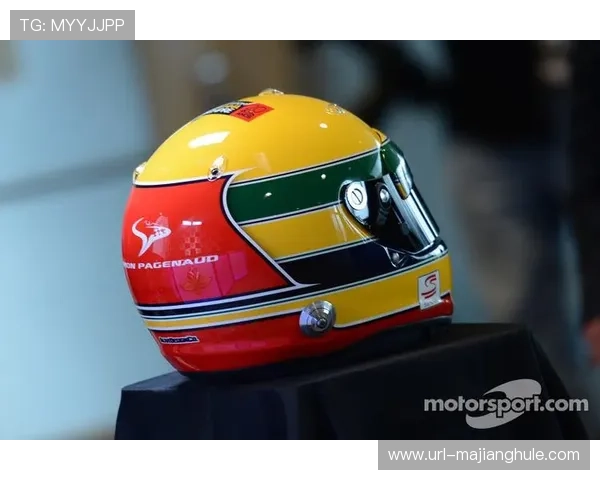 奥康推出粉丝设计特别版头盔，融入致敬塞纳元素。